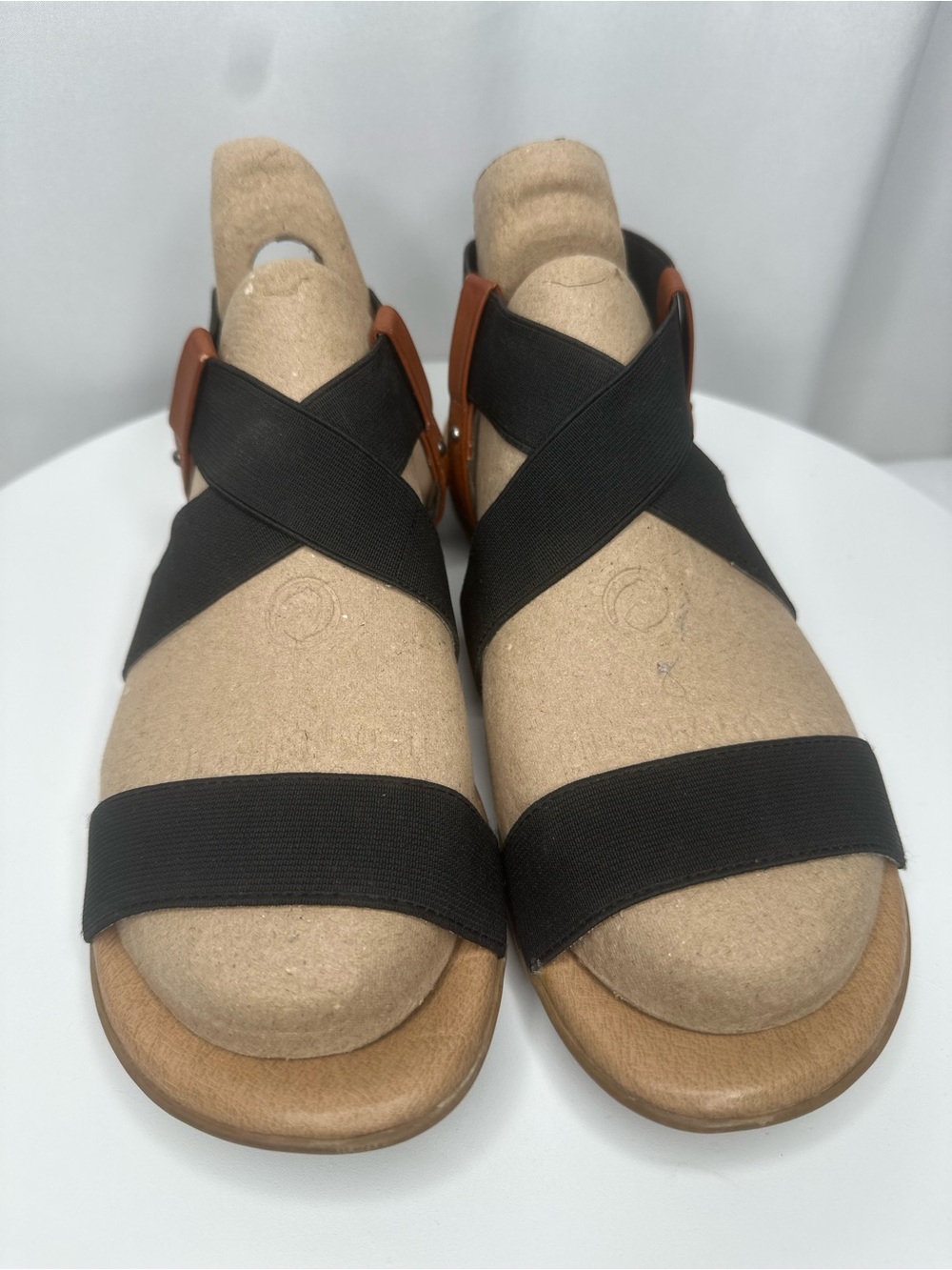 XOXO Black Elastic Crisscross Flat Sandals Tan Trim Women’s 8.5 (SH120)